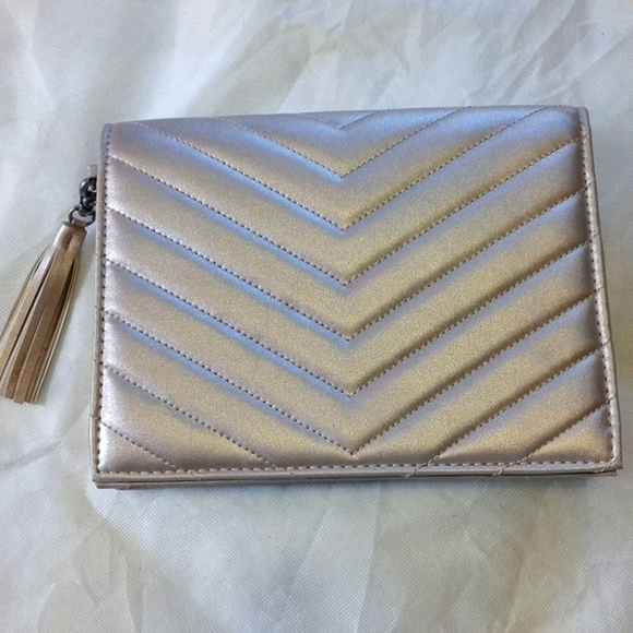 💞Neiman Marcus champagne lavender colored clutch - Picture 1 of 7